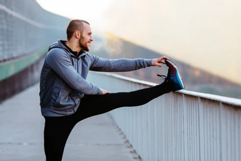 Read more about the article Importanța Stretching-ului în Reducerea Durerilor de Spate